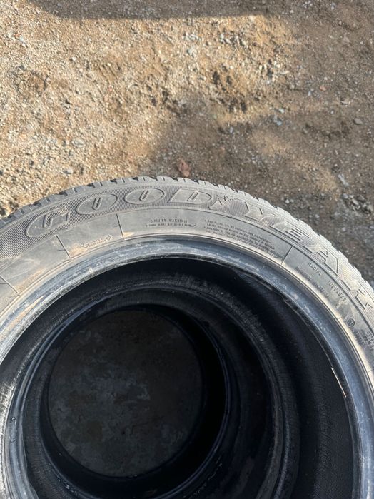 Шины  б/у хорошее состояние