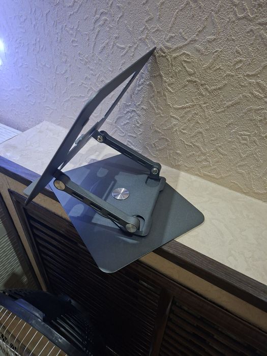 Продаю подставку под планшет.