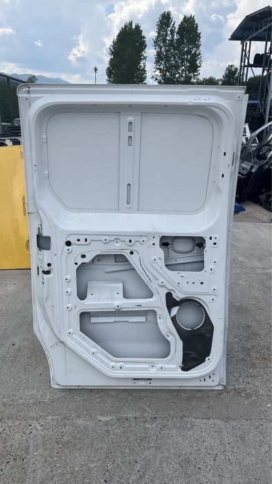 Предна дясна, и задна лява врата Toyota Proace, Citroen Jumpy, Peugeot