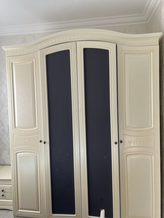 Продам спальный гарнитур