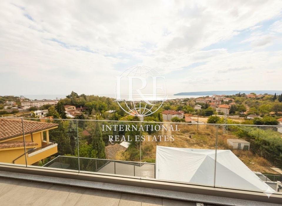 Продава се Четиристаен апартамент в Варна, Бриз - 175 кв.м за 1715 €/кв.м - Снимка #2