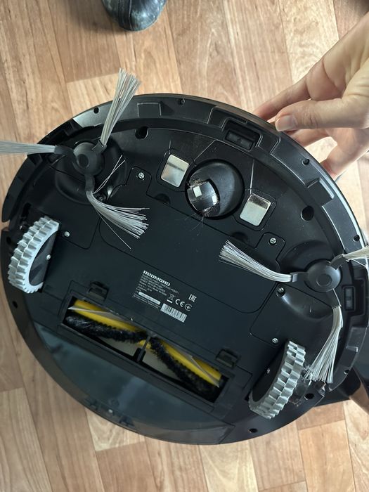 Продам робот пылесос