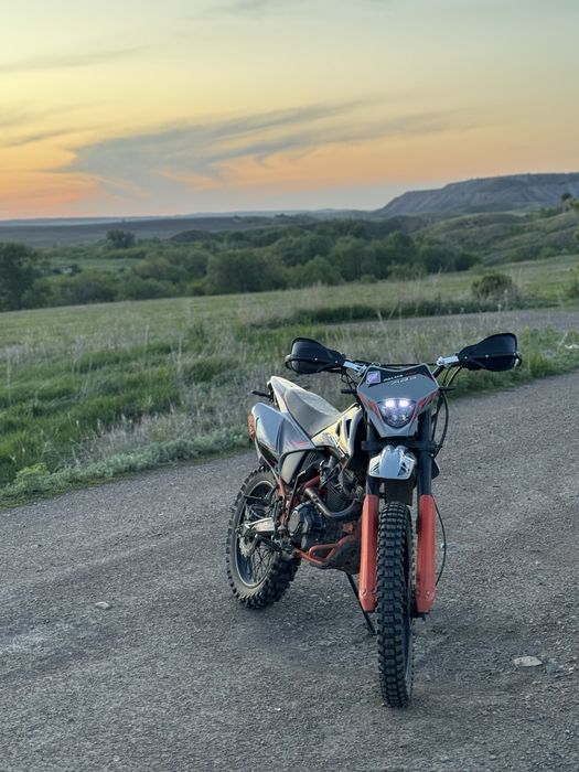 продам эндуро мотоцикл 250куб