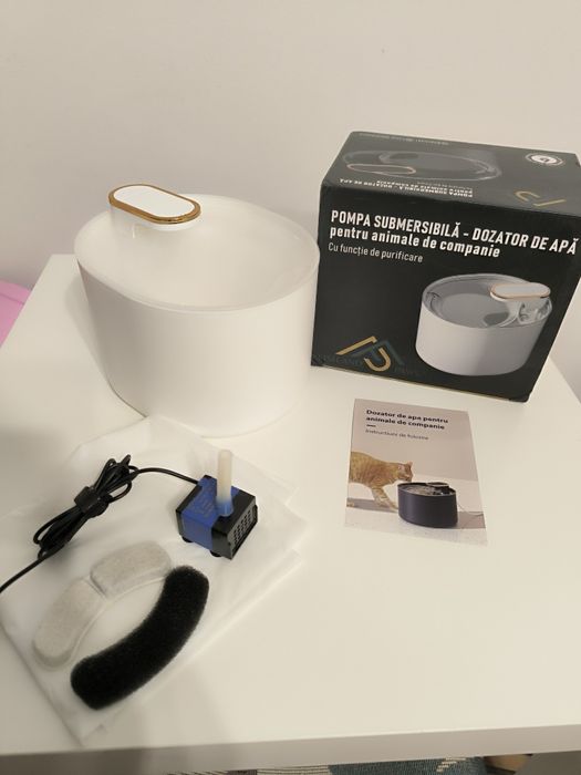 Dozator automat de apă/ fântână pentru pisici