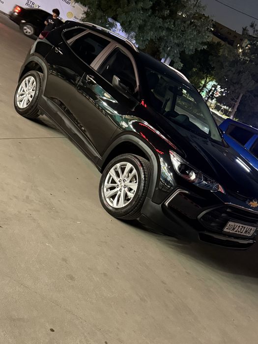 Tracker 2 ltz plus sotiladi 14100$