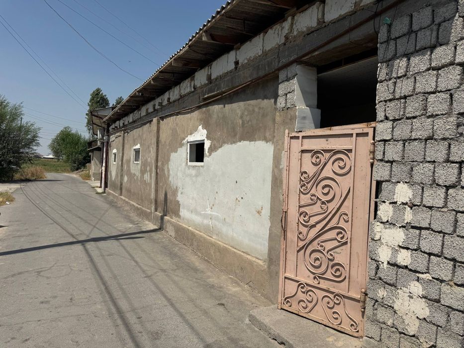 Srochna 3 xonali uy tekin yer narxida sotiladi Food Citi bozoriga 200