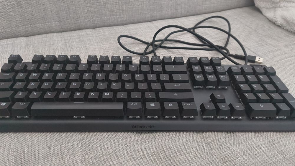 Tastatură Steelseries APEX 5  hybrid mechanical gaming keyboard