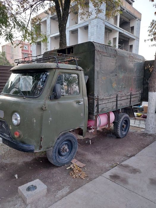 Mashina sotiladi holati yaxshi