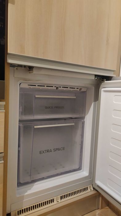 combina frigorifica incorporabila no frost Hotpoint model BCB33AAF, 261 L, Clasa A+, H 186 cm
