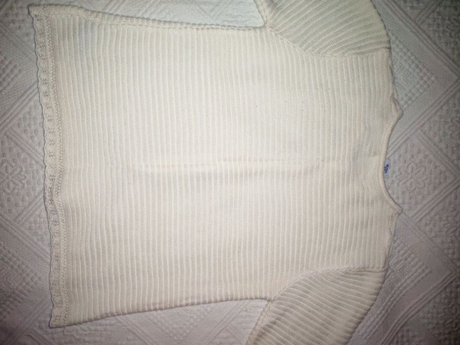 Cardigan varsta 6ani,116 cm purtat o data de culoare crem