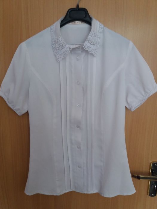 Продаются школьные блузки