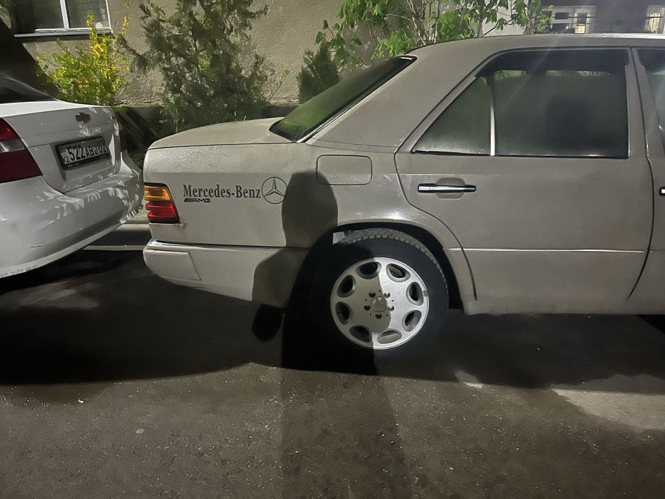 Мерседес W124 2.3