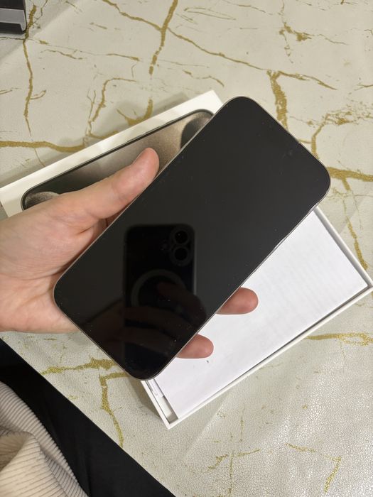 Продам Айфон 15 pro