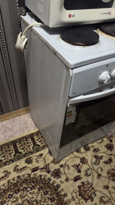 Продам газ плиту спочно