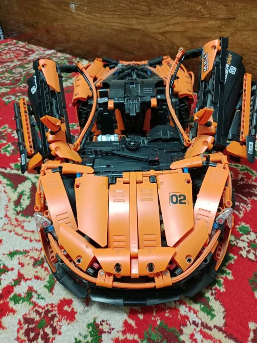 Срочно продаётся оригинальная Lego модель McLaren P1
