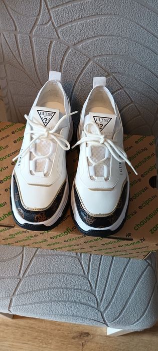 Дамски сникърси GUESS
