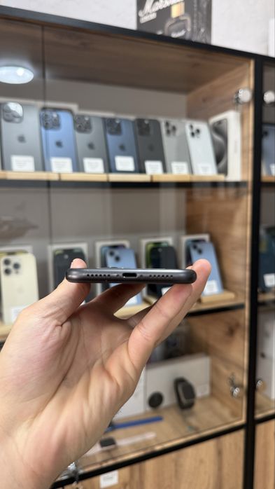 iPhone 11