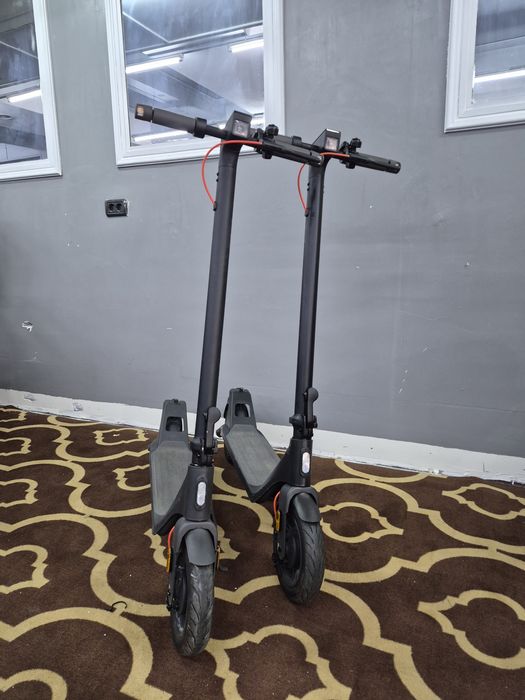 Trotineta Xiaomi scooter 4 - 300 w 10 inci