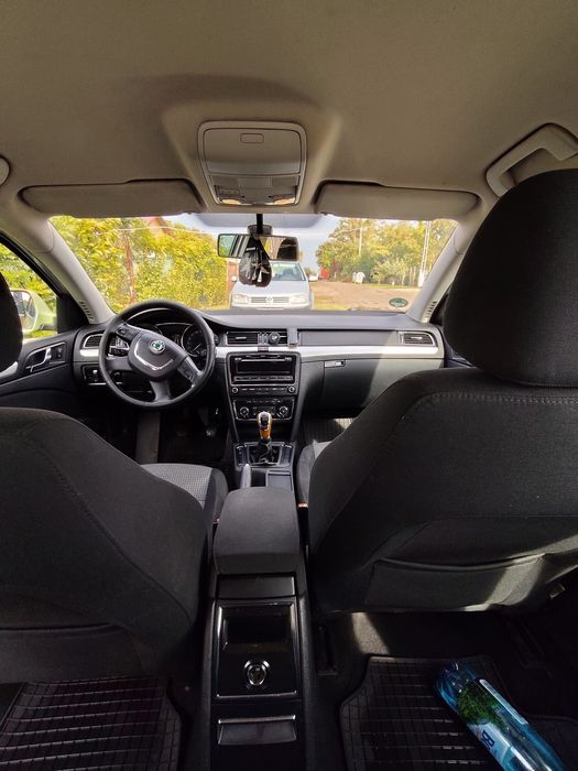 SKODA Superb 2010 — imagine 4