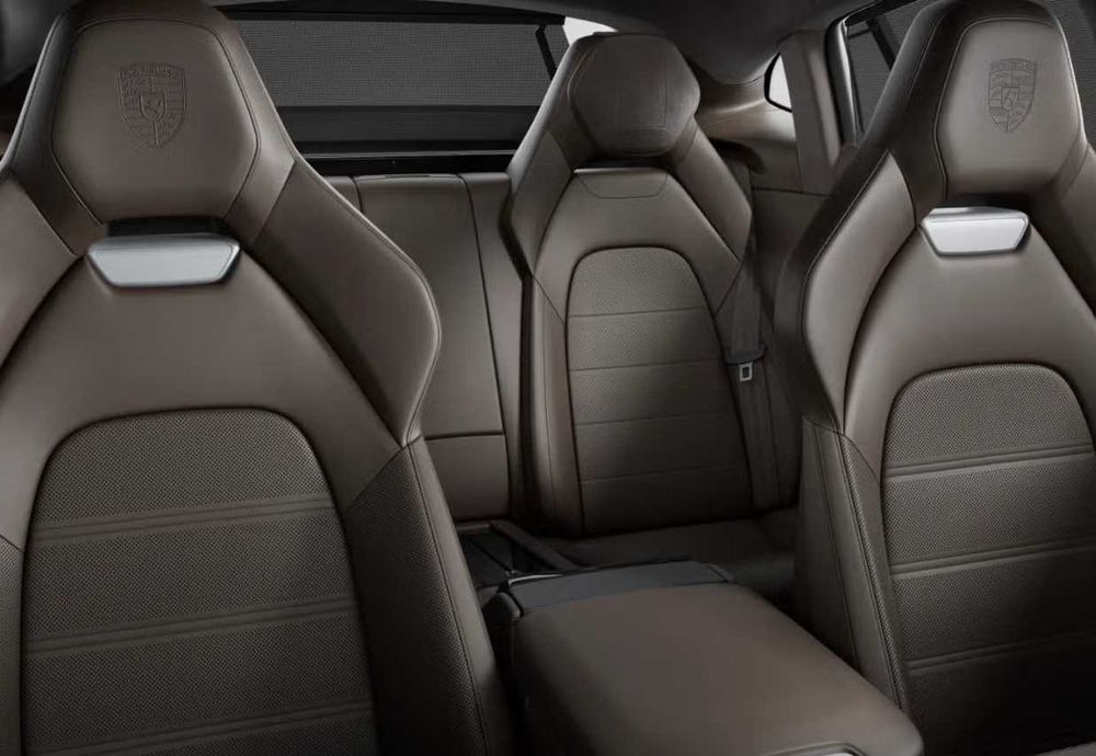 Автомобиль Porsche Panamera 4S E-Hybrid