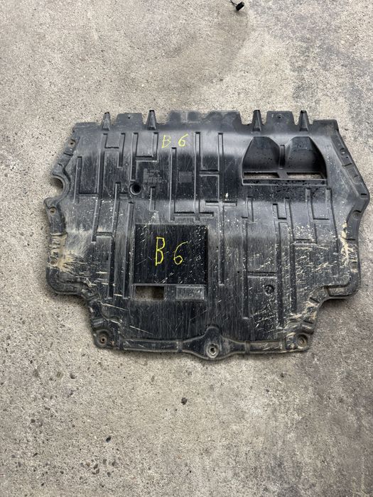 Scut motor volkswagen passat b6 oem original cod produs 3C0825237