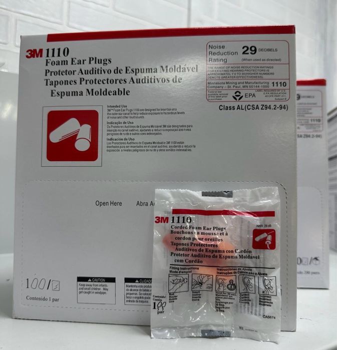 Продам новые перчатки , жилеты