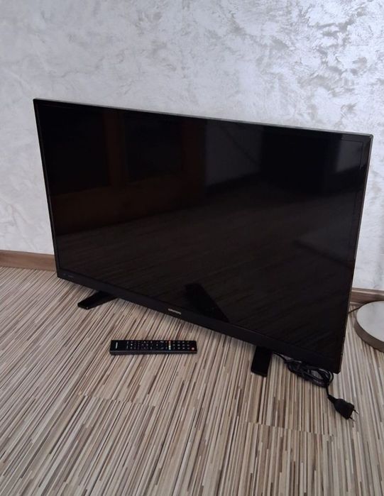 TV LED Grundig (diagonala 108 cm)