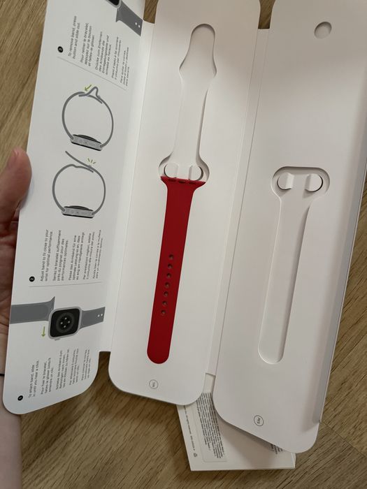 Ceas nou Apple Red Aluminium seria 7