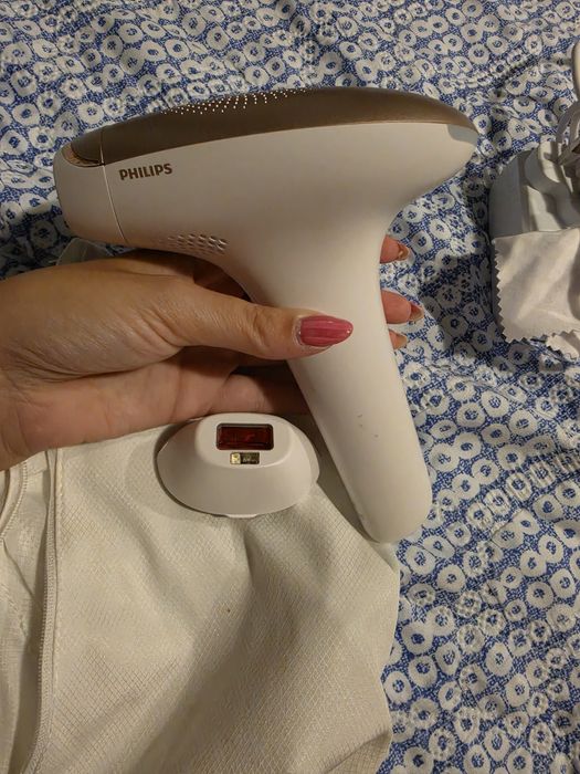 Фотоепилатор Philips Lumea Advanced