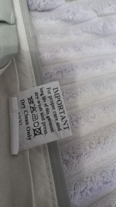 Продам костюм выпускной за 5000  размер 46