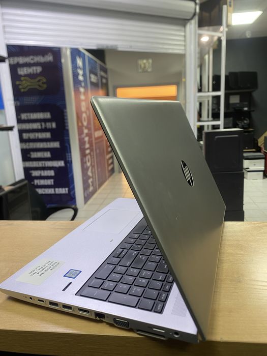 Ноутбук HP i5-8gen/RAM8/SSD256
