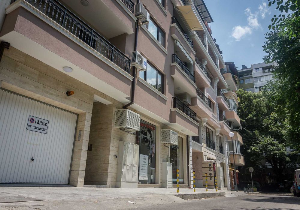 Дава се под наем Тристаен апартамент в Варна, Червен площад - 100 кв.м за 1400 € - Снимка #15