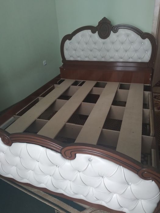 Yotoqxona uchun mebel sotiladi