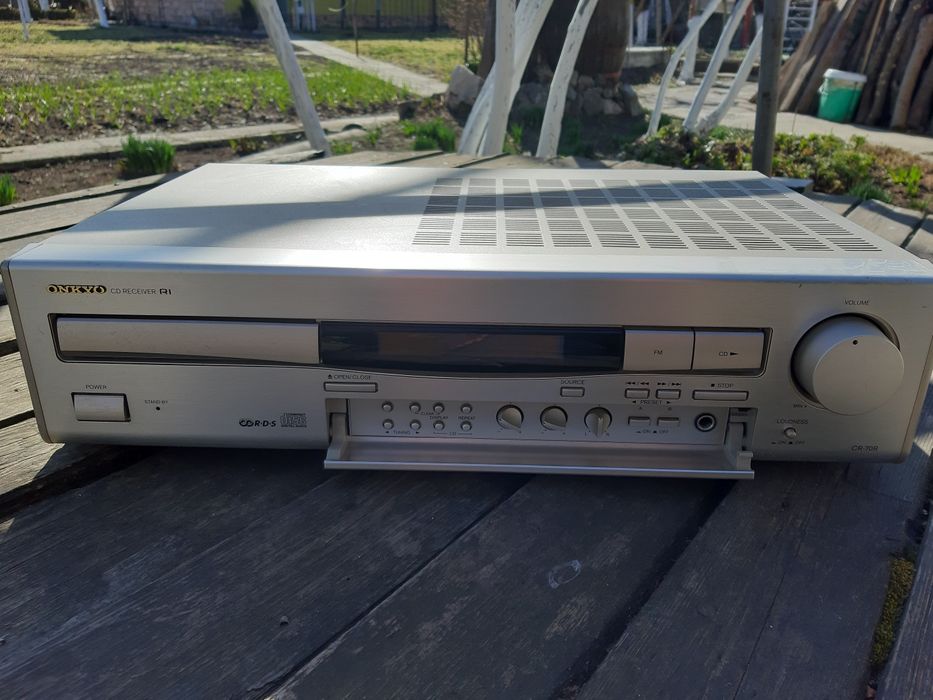 Onkyo стерео усилвател
