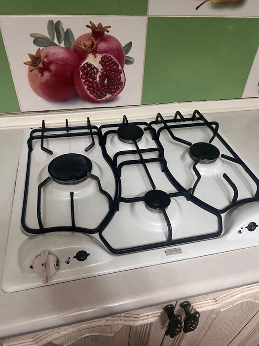 Продам газ плиту
