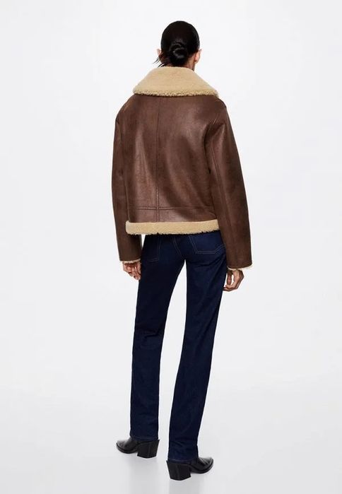 Продам демисезонную дубленку Мango