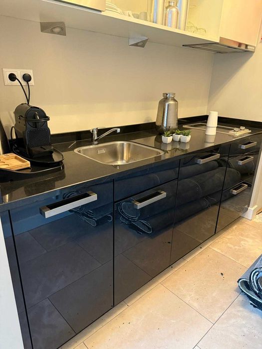 Mobilier bucatarie completa alb/negru