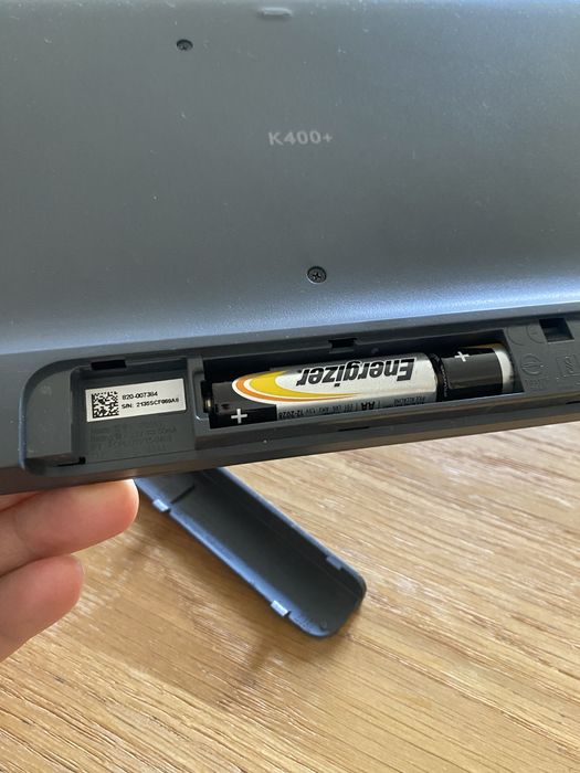 Tastatura fara fir LOGITECH K100 nu gasesc adaptorul usb