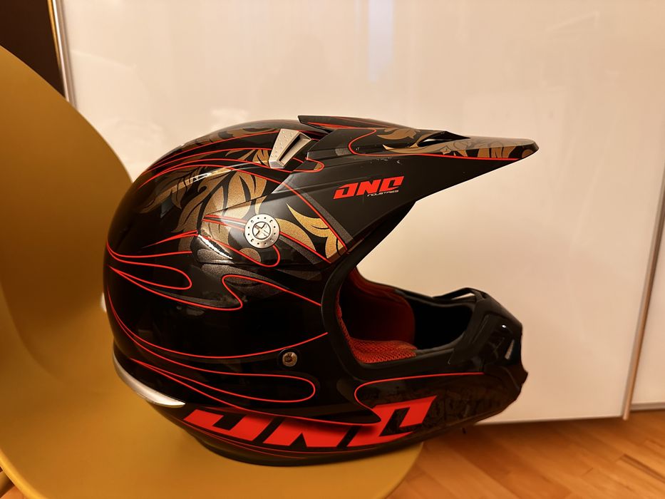 Каска Oneindustries