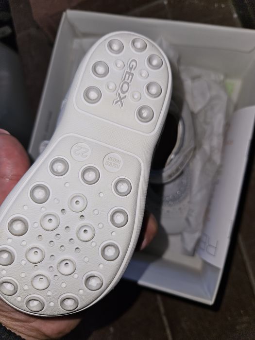 Vand sandale / pantofi fetita GEOX, noi, marimea 21