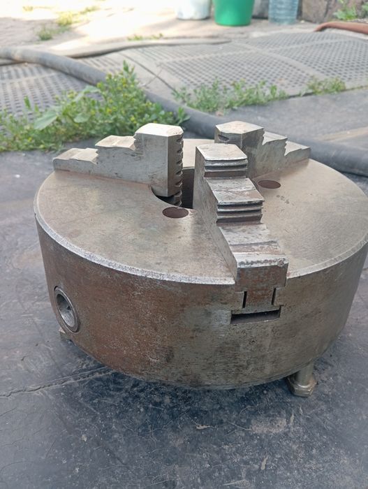 Токарный патрон продам