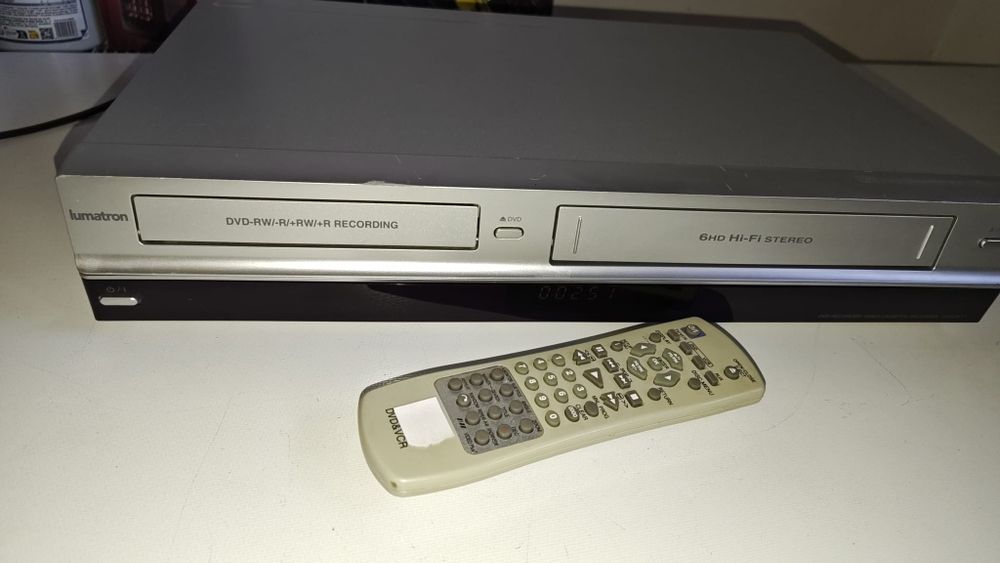 Video combo Lumatron model DVS CR 17 in stare perfecta