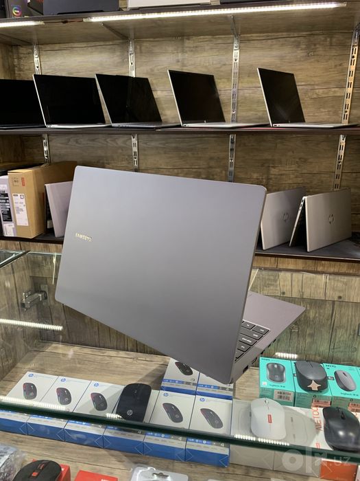 SAMSUNG Galaxy book