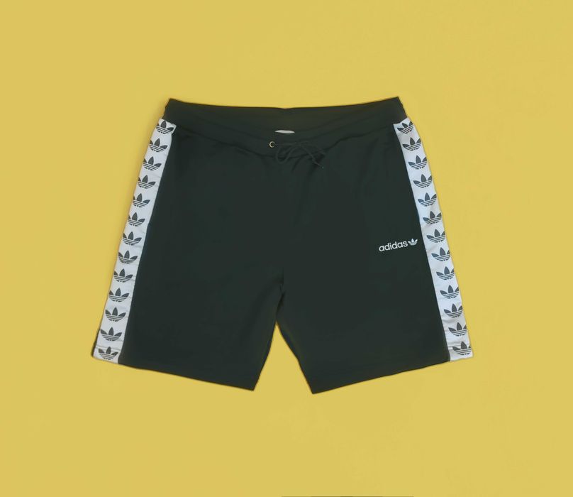 Pantaloni scurti Adidas Green