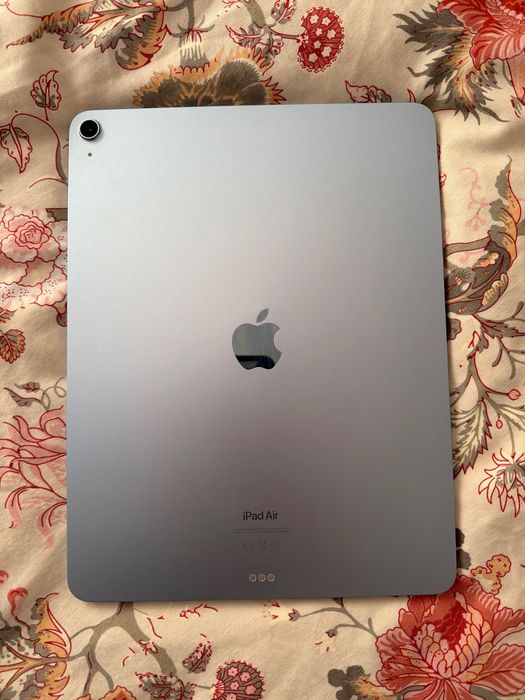 Apple iPad Air 13” M2 128GB Wi-Fi 2024 – impecabil, capacitate baterie 100%