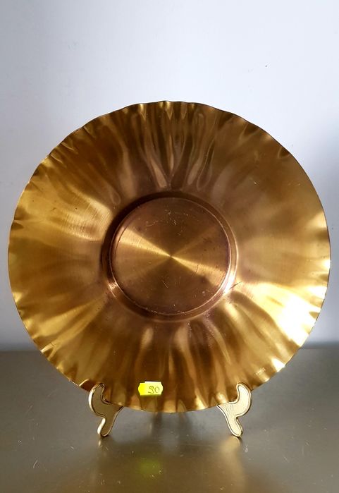 Obiecte vechi din alamă glazurata