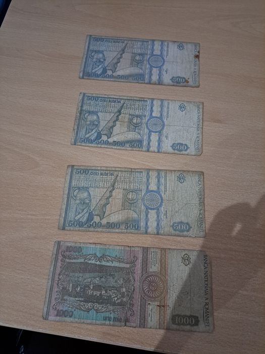 Vând bancnote vechi