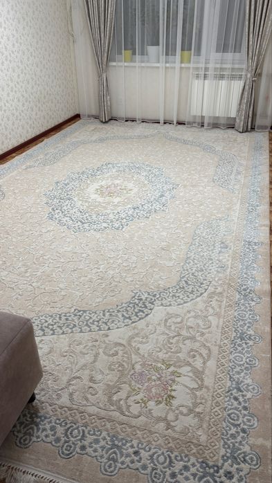 Продается б/у Ковер размер 3/5