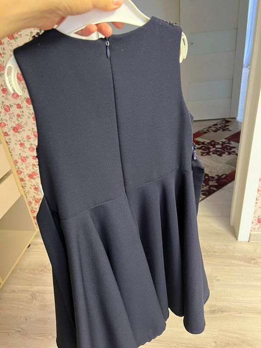 Платье нарядное очень красивая