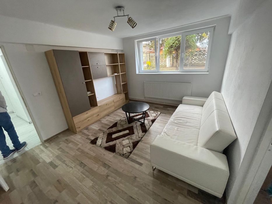 Inchiriez apartament cu 2 camere in Campia Turzii